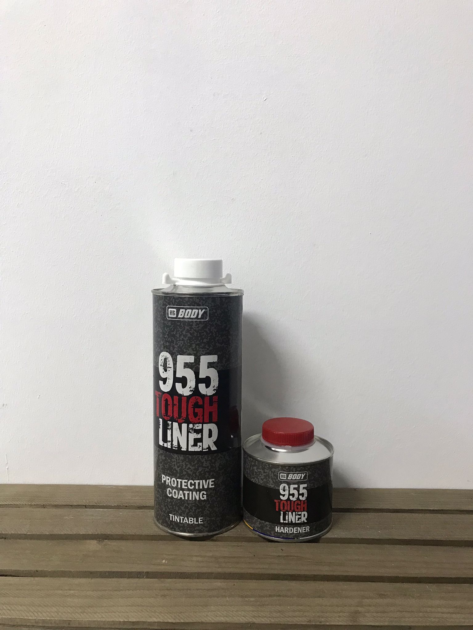 Antigravilla Tough Liner 955 (600 ml) + Catalizador Tintable (200 ml)